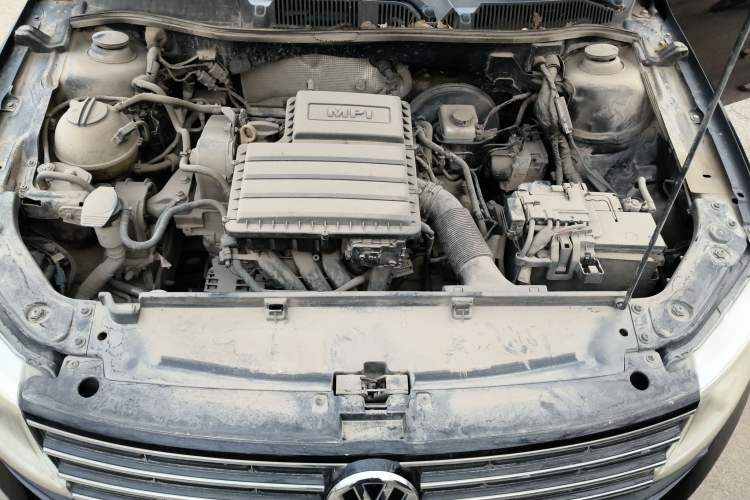 Used Volkswagen Lavida 2015 1.6L Automatic Comfort Edition Engine Bay
