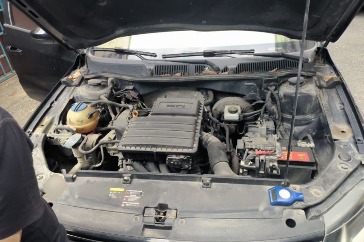 Used Volkswagen Lavida 2015 1.6L Manual Comfort Edition Engine Bay