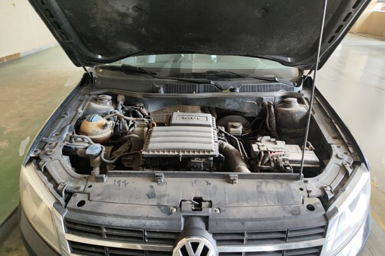 Used Volkswagen Lavida 2015 1.6L Automatic Fashion Edition Engine Bay