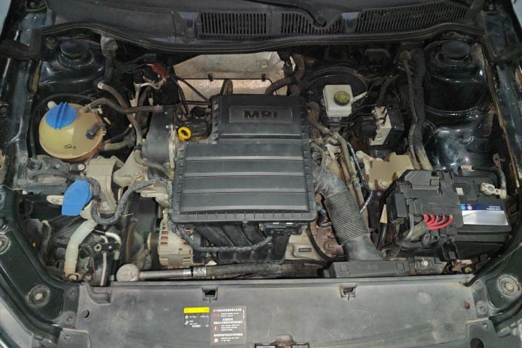 Used Volkswagen Lavida 2015 1.6L Automatic Comfort Edition Engine Bay