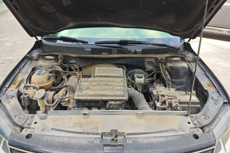 Used Volkswagen Lavida 2015 1.6L Manual Comfort Edition Engine Bay