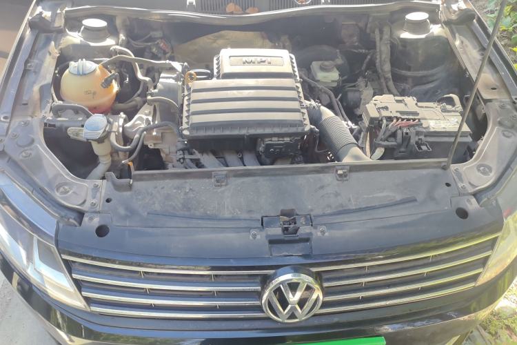Used Volkswagen Lavida 2015 1.6L Automatic Comfort Edition Engine Bay