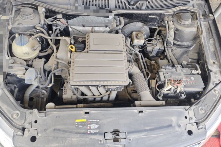 Used Volkswagen Lavida 2015 1.6L Automatic Fashion Edition Engine Bay