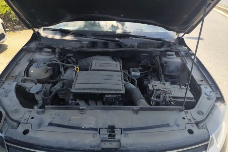 Used Volkswagen Lavida 2015 1.6L Manual Comfort Edition Engine Bay