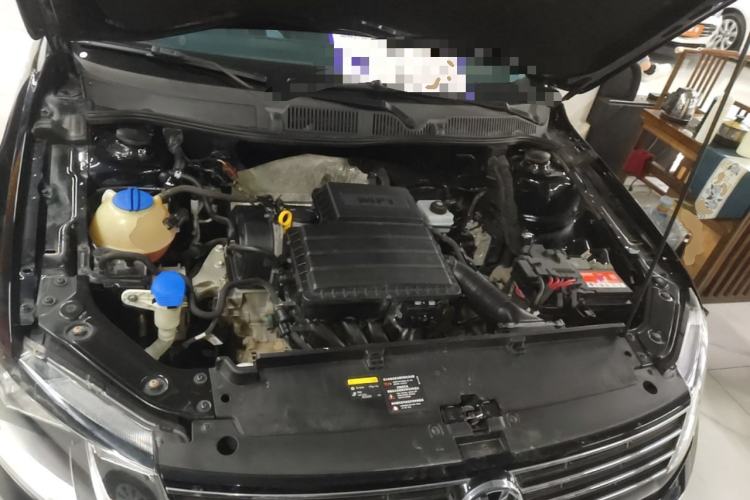 Used Volkswagen Lavida 2015 1.6L Automatic Comfort Edition Engine Bay