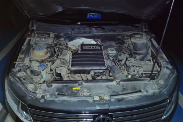 Used Volkswagen Lavida 2015 1.6L Automatic Fashion Edition Engine Bay