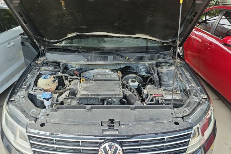 Used Volkswagen Lavida 2015 1.6L Automatic Comfort Edition Engine Bay