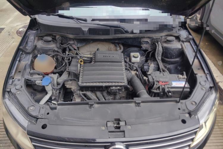 Used Volkswagen Lavida 2015 1.6L Automatic Comfort Edition Engine Bay