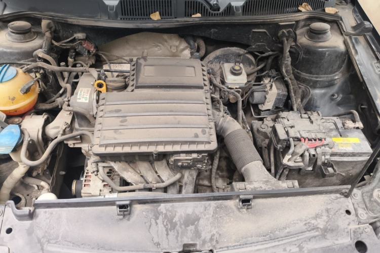 Used Volkswagen Lavida 2015 1.6L Manual Comfort Edition Engine Bay
