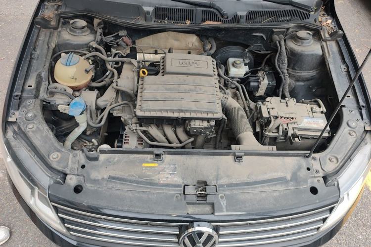 Used Volkswagen Lavida 2015 1.6L Automatic Comfort Edition Engine Bay