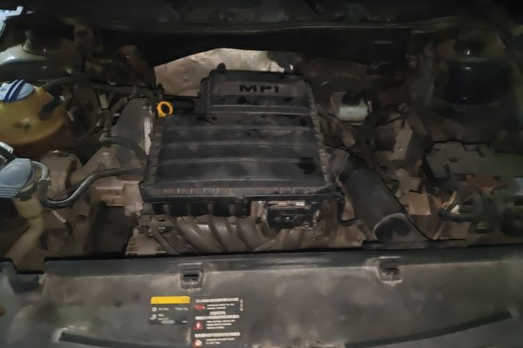Used Volkswagen Lavida 2015 1.6L Automatic Comfort Edition Engine Bay