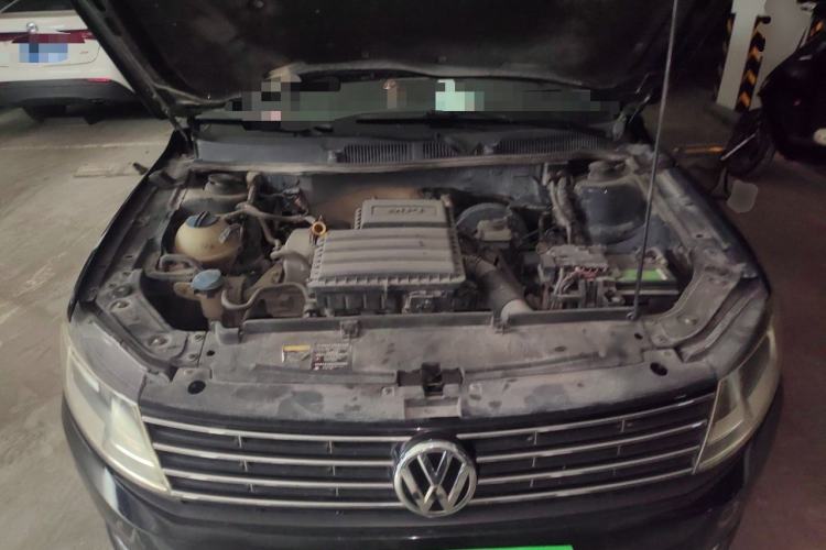 Used Volkswagen Lavida 2015 1.6L Automatic Comfort Edition Engine Bay