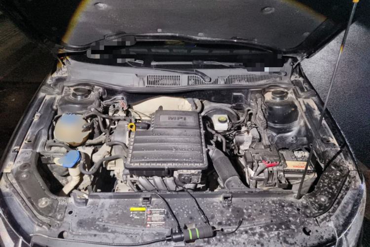 Used Volkswagen Lavida 2015 1.6L Manual Fashion Edition Engine Bay