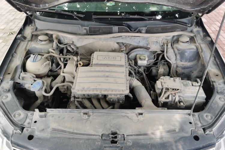 Used Volkswagen Lavida 2015 1.6L Automatic Comfort Edition Engine Bay