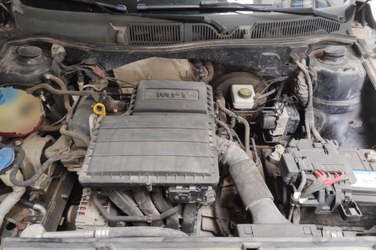 Used Volkswagen Lavida 2015 1.6L Manual Fashion Edition Engine Bay