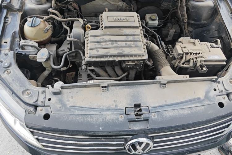 Used Volkswagen Lavida 2015 1.6L Automatic Fashion Edition Engine Bay