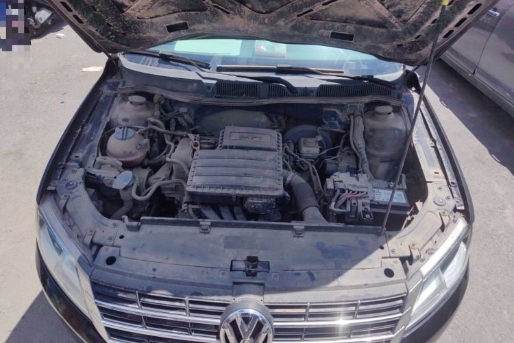 Used Volkswagen Lavida 2015 1.6L Automatic Fashion Edition Engine Bay