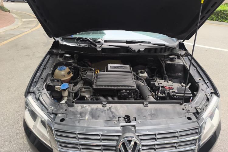 Used Volkswagen Lavida 2015 1.6L Automatic Fashion Edition Engine Bay