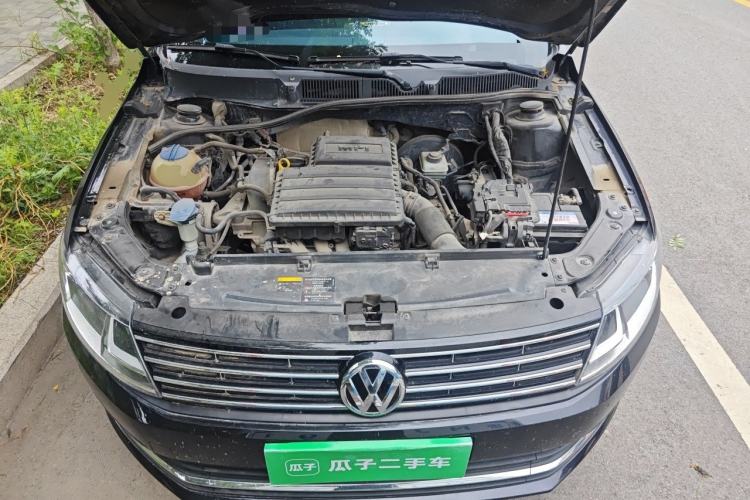 Used Volkswagen Lavida 2015 1.6L Automatic Comfort Edition Engine Bay