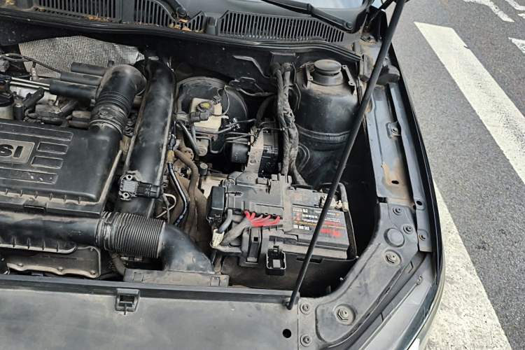 Used Volkswagen Lavida 2015 230TSI DSG Comfort Edition Engine Bay Left