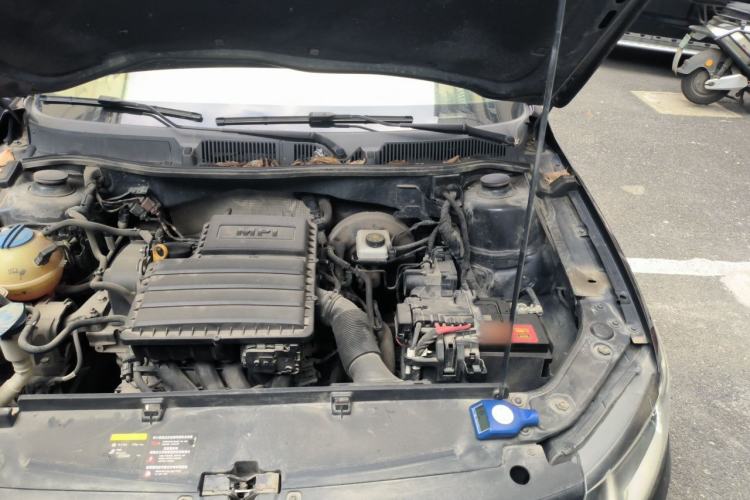 Used Volkswagen Lavida 2015 1.6L Manual Comfort Edition Engine Bay Left