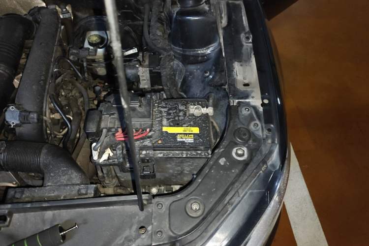 Used Volkswagen Lavida 2015 230TSI DSG Comfort Edition Engine Bay Left