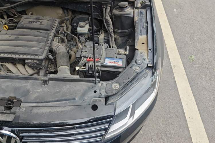 Used Volkswagen Lavida 2015 1.6L Automatic Comfort Edition Engine Bay Left