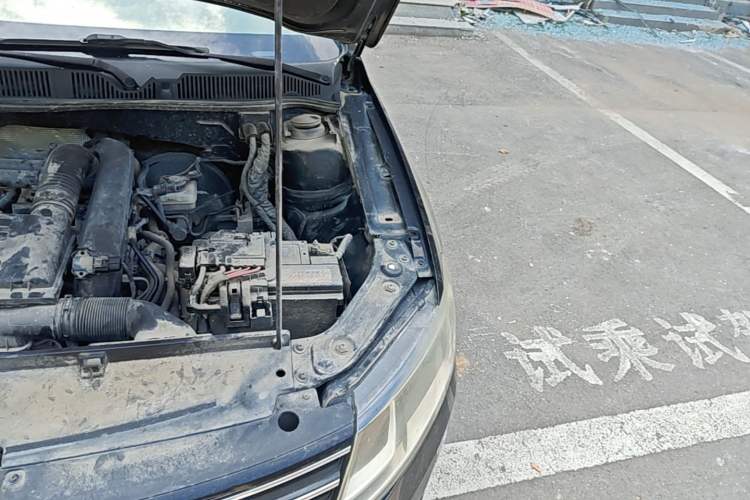 Used Volkswagen Lavida 2015 230TSI DSG Comfort Edition Engine Bay Left