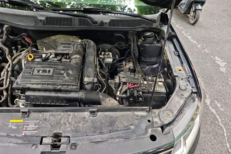 Used Volkswagen Lavida 2015 230TSI DSG Comfort Edition Engine Bay Left