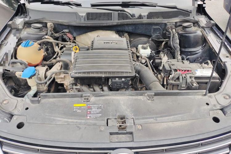 Used Volkswagen Lavida 2015 1.6L Automatic Comfort Edition Engine Bay