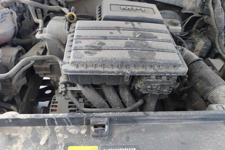 Used Volkswagen Lavida 2015 1.6L Automatic Fashion Edition Engine Bay