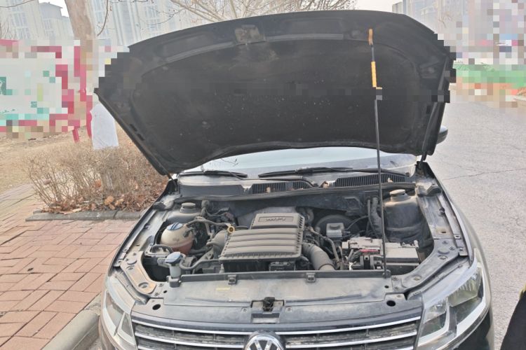 Used Volkswagen Lavida 2015 1.6L Automatic Comfort Edition Engine Bay