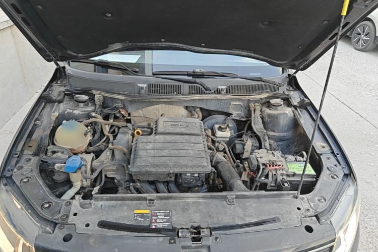 Used Volkswagen Lavida 2015 1.6L Automatic Fashion Edition Engine Bay