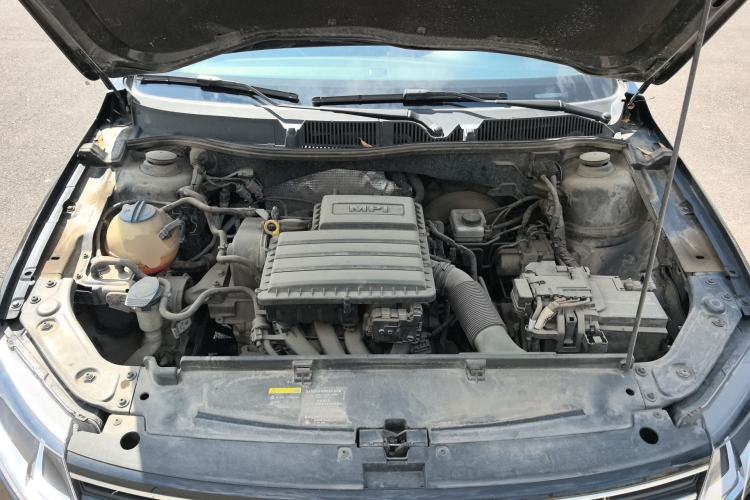 Used Volkswagen Lavida 2015 1.6L Manual Comfort Edition Engine Bay