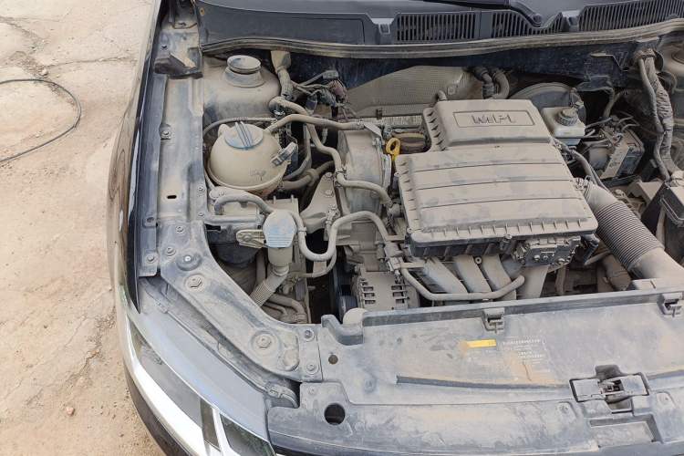 Used Volkswagen Lavida 2015 1.6L Automatic Comfort Edition Engine Bay Right