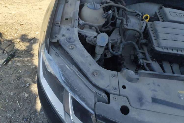 Used Volkswagen Lavida 2015 1.6L Manual Comfort Edition Engine Bay Right