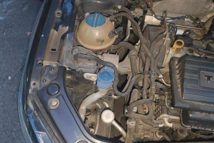 Used Volkswagen Lavida 2015 230TSI DSG Comfort Edition Engine Bay Right