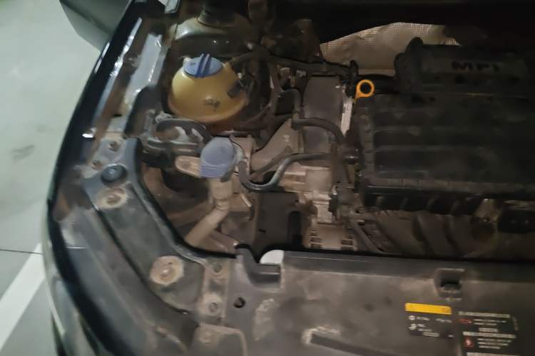 Used Volkswagen Lavida 2015 1.6L Automatic Comfort Edition Engine Bay Right