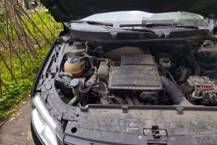 Used Volkswagen Lavida 2015 1.6L Automatic Fashion Edition Engine Bay Right