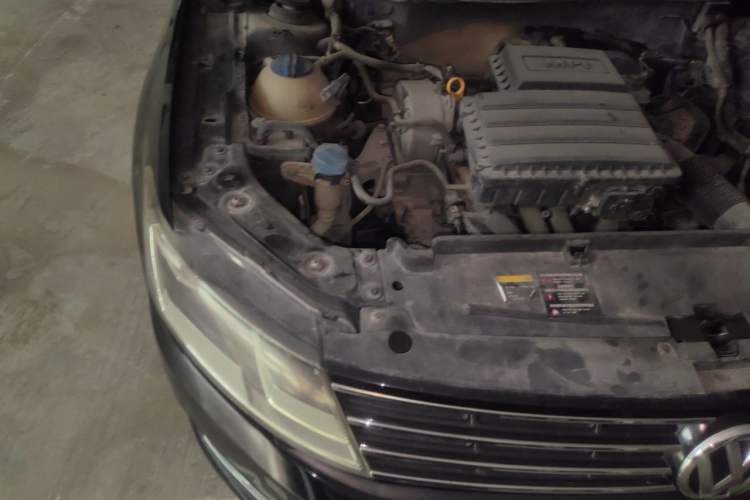 Used Volkswagen Lavida 2015 1.6L Automatic Comfort Edition Engine Bay Right
