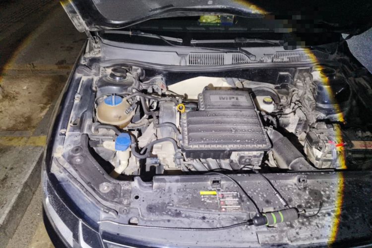 Used Volkswagen Lavida 2015 1.6L Manual Fashion Edition Engine Bay Right