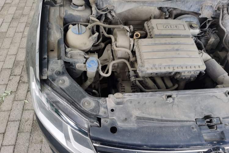 Used Volkswagen Lavida 2015 1.6L Automatic Comfort Edition Engine Bay Right