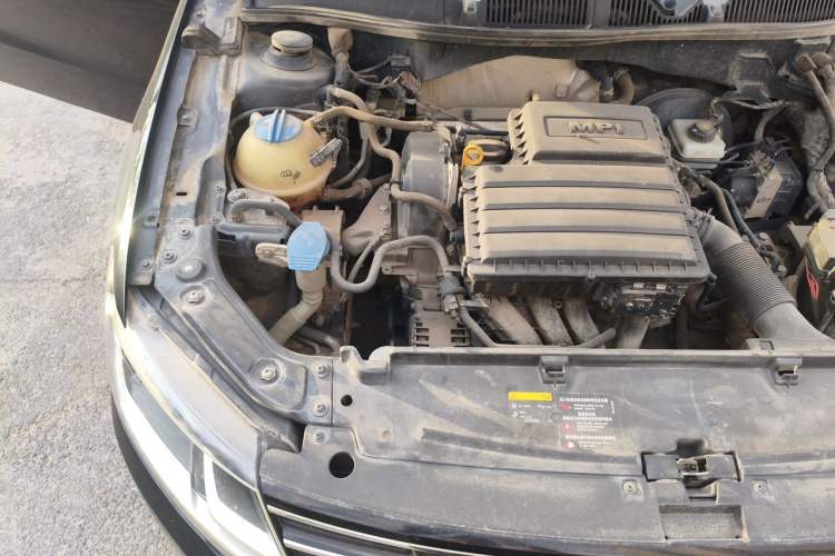 Used Volkswagen Lavida 2015 1.6L Automatic Comfort Edition Engine Bay Right
