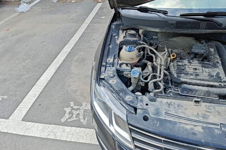 Used Volkswagen Lavida 2015 230TSI DSG Comfort Edition Engine Bay Right