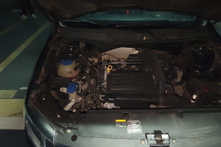 Used Volkswagen Lavida 2015 230TSI DSG Comfort Edition Engine Bay Right