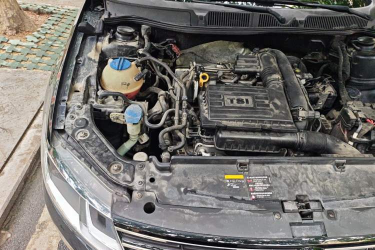 Used Volkswagen Lavida 2015 230TSI DSG Comfort Edition Engine Bay Right