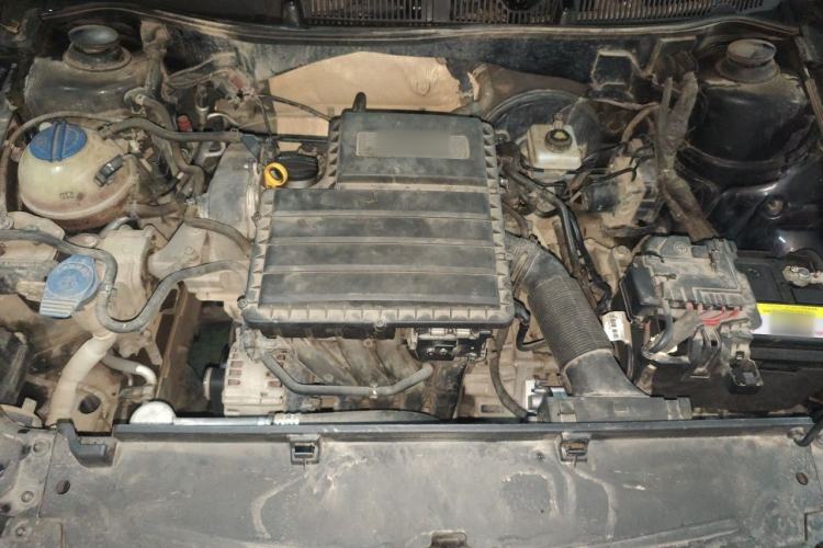 Used Volkswagen Lavida 2015 1.6L Automatic Comfort Edition Engine Bay