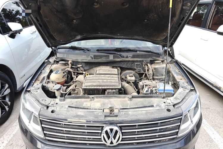 Used Volkswagen Lavida 2015 1.6L Automatic Comfort Edition Engine Bay