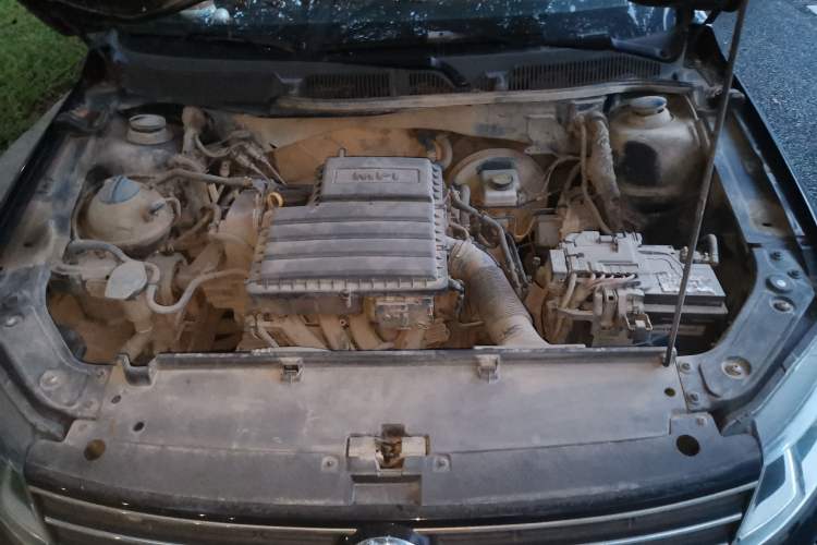 Used Volkswagen Lavida 2015 1.6L Automatic Comfort Edition Engine Bay