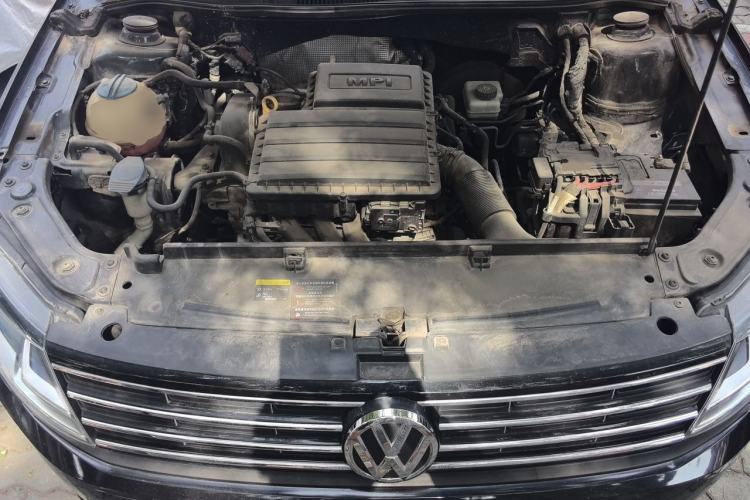 Used Volkswagen Lavida 2015 1.6L Manual Comfort Edition Engine Bay